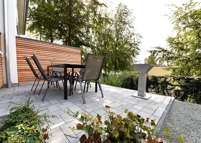 Backbord Im Quartier Sellin (Rugen)